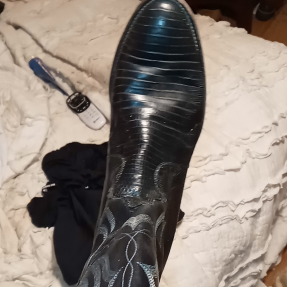 Justin size 8.5 snakeskin boots - Picture 4 of 6